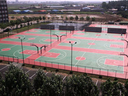 天津理工大學塑膠籃球場及圍網驗收合格